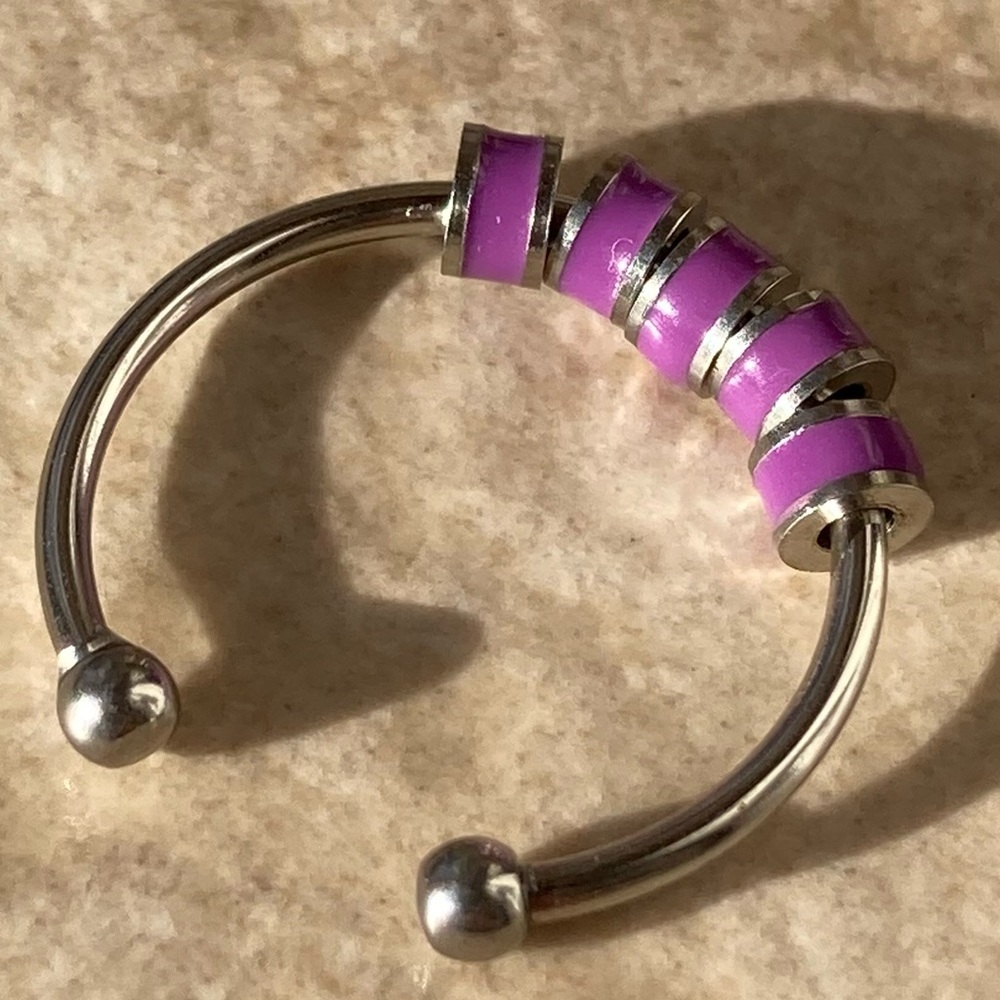 NWT Purple enamel bead fidget ring - once size fits all